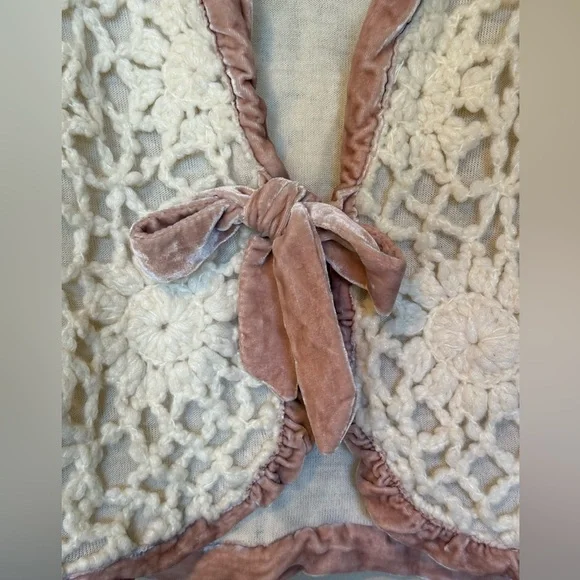 3/$25 Anthropologie x Moth Women’s Velvet Trim Crotchet Sweater, Size Medium - Picture 4 of 6